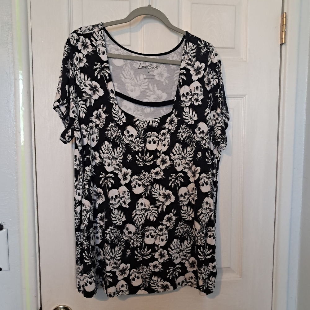 Torrid Love Sick Tropical Skulls Top